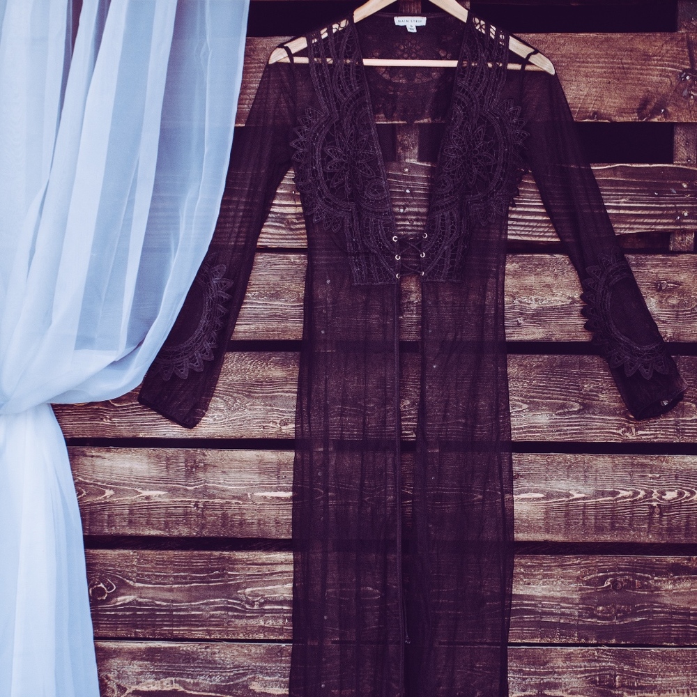 Main Strip Black Sheer Lace Coverup Size S (A3)